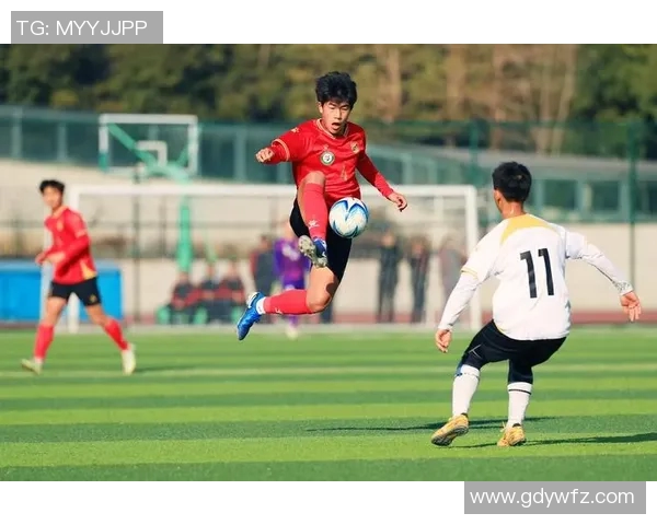 重生为足球明星之女我如何在绿茵场上书写自己的传奇人生